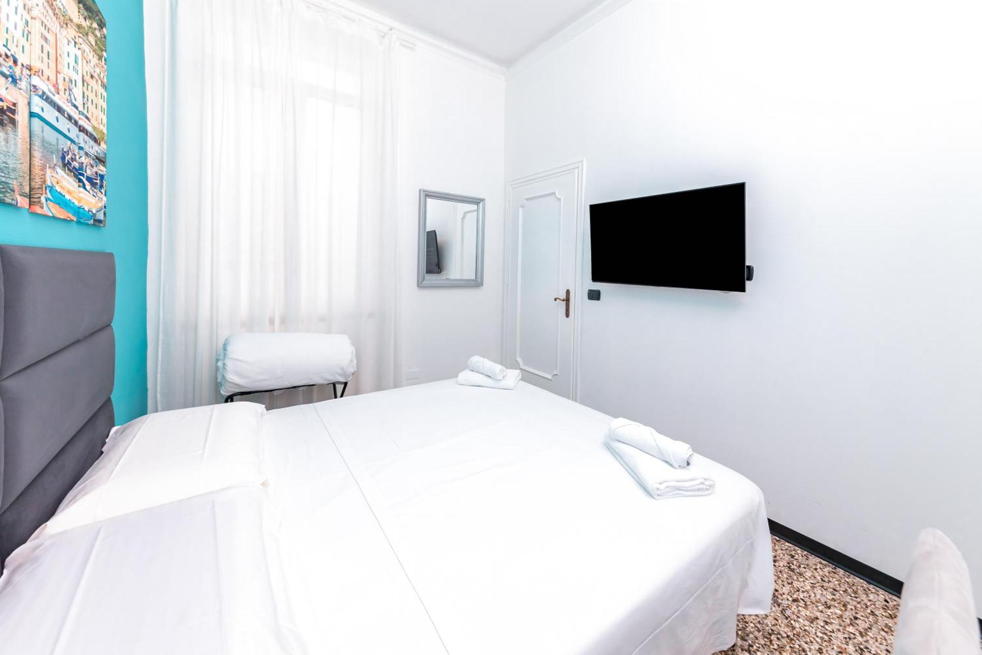 Galia Roomsself Check In H24 Genova Esterno foto