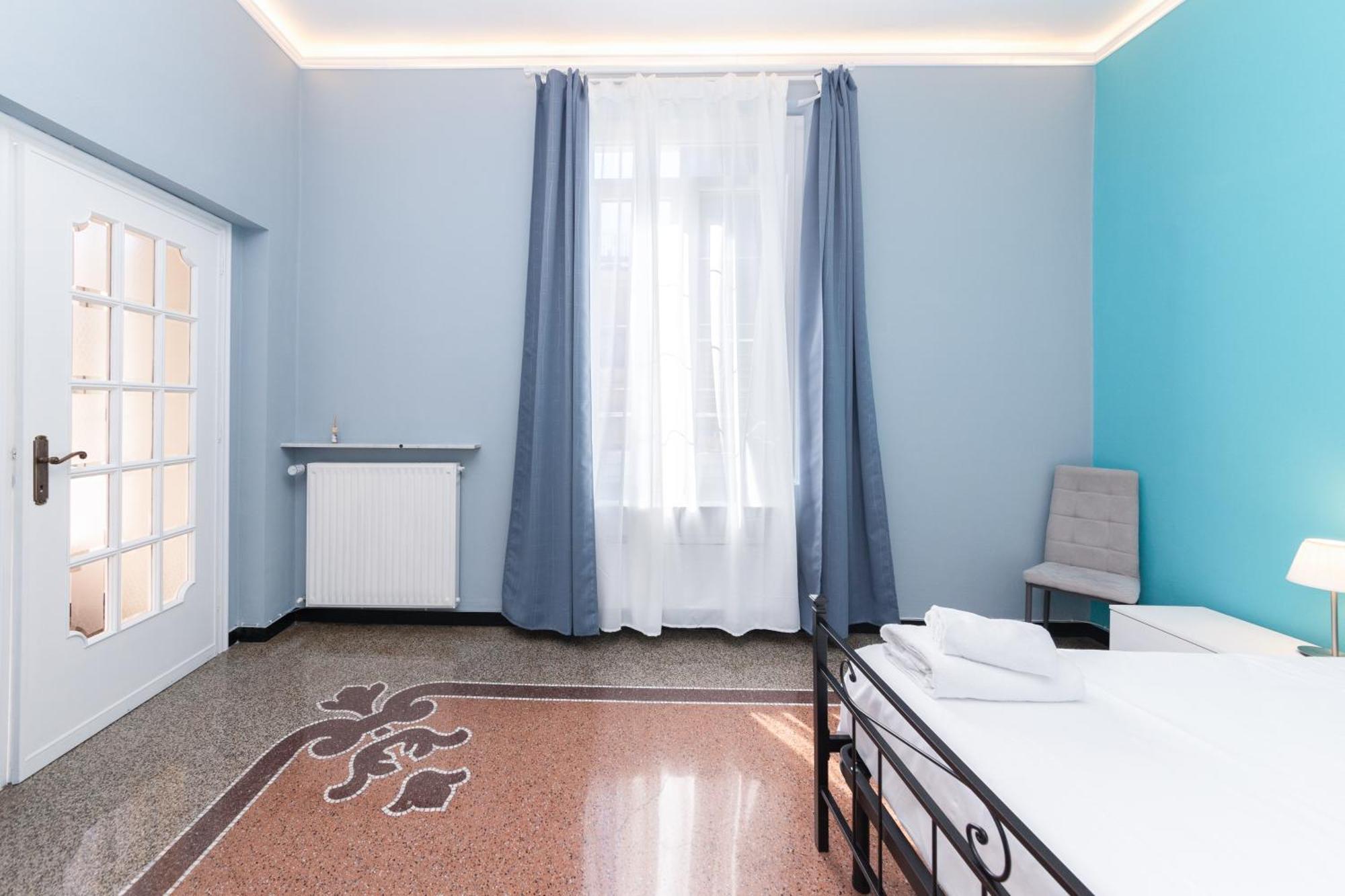 Galia Roomsself Check In H24 Genova Esterno foto