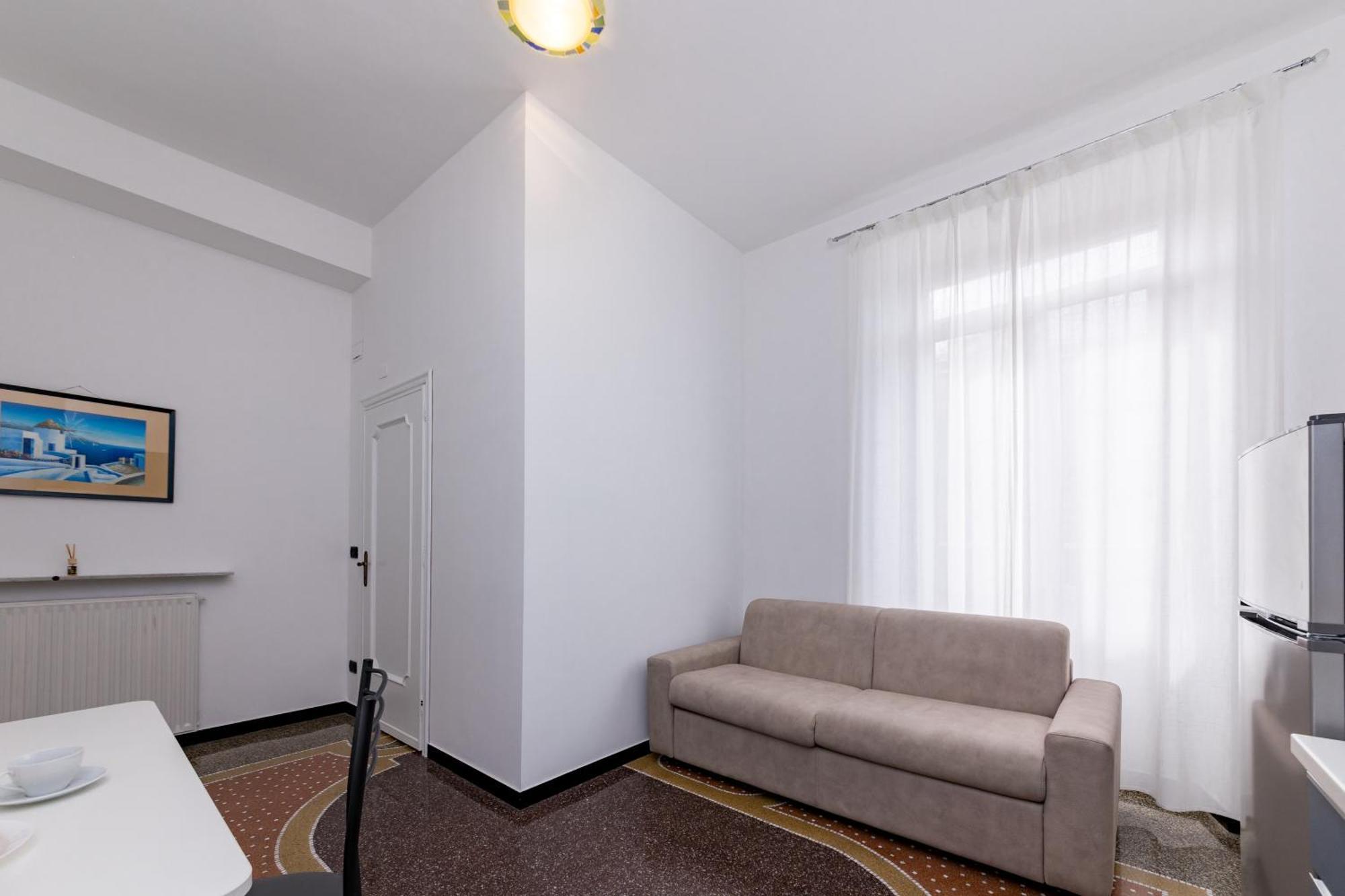 Galia Roomsself Check In H24 Genova Esterno foto