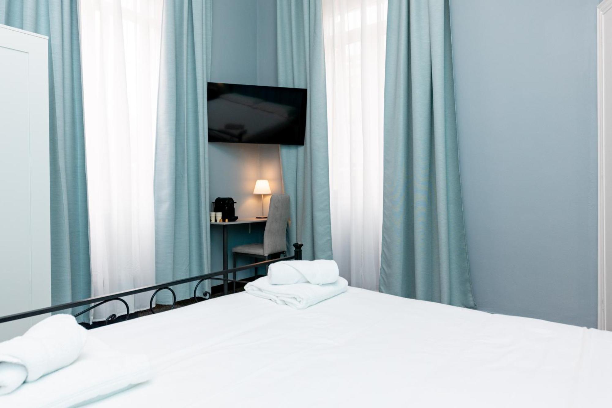 Galia Roomsself Check In H24 Genova Esterno foto