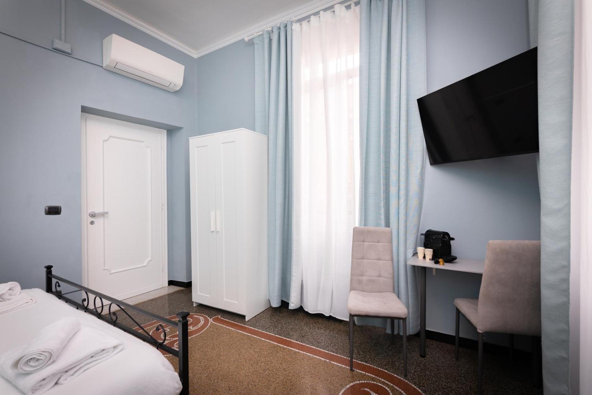 Galia Roomsself Check In H24 Genova Esterno foto